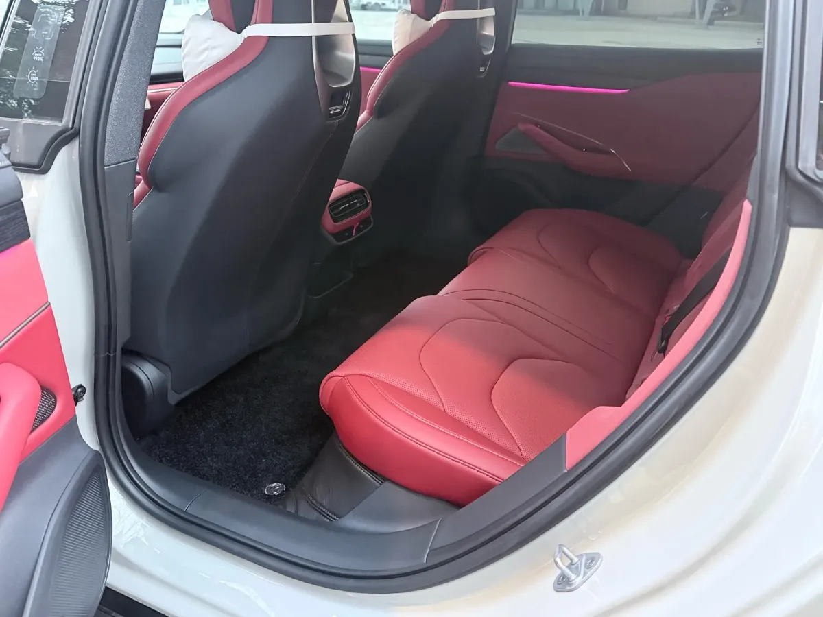 2024 MI SU7 BEV 73.6KWH,autocango,china used car exporter,china ev exporter,chinese used car exporter,chinese used ev exporter