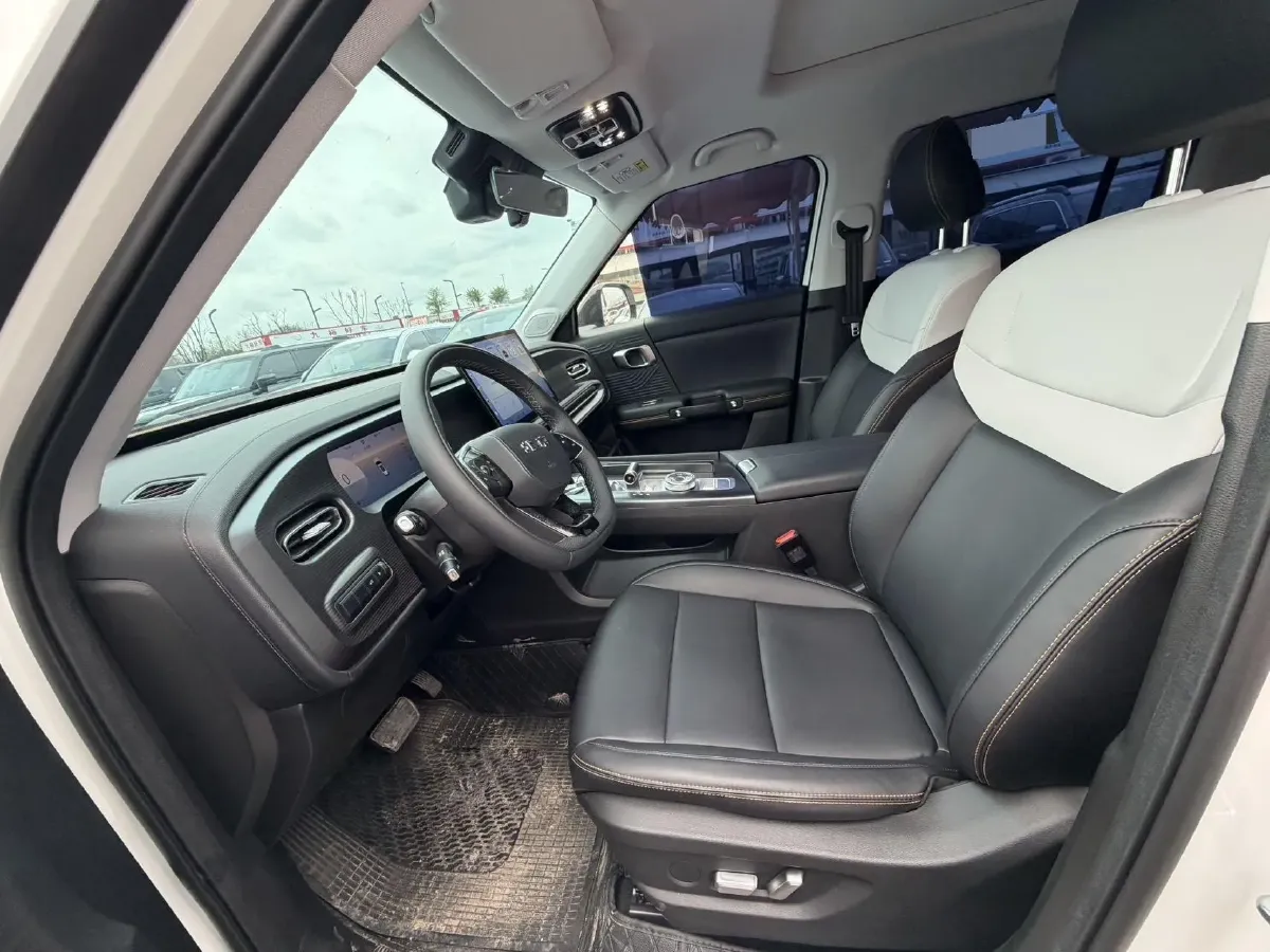 2024 Beijing BJ30 1.5T 188HP L4 7DCT,autocango,china used car exporter,china ev exporter,chinese used car exporter,chinese used ev exporter