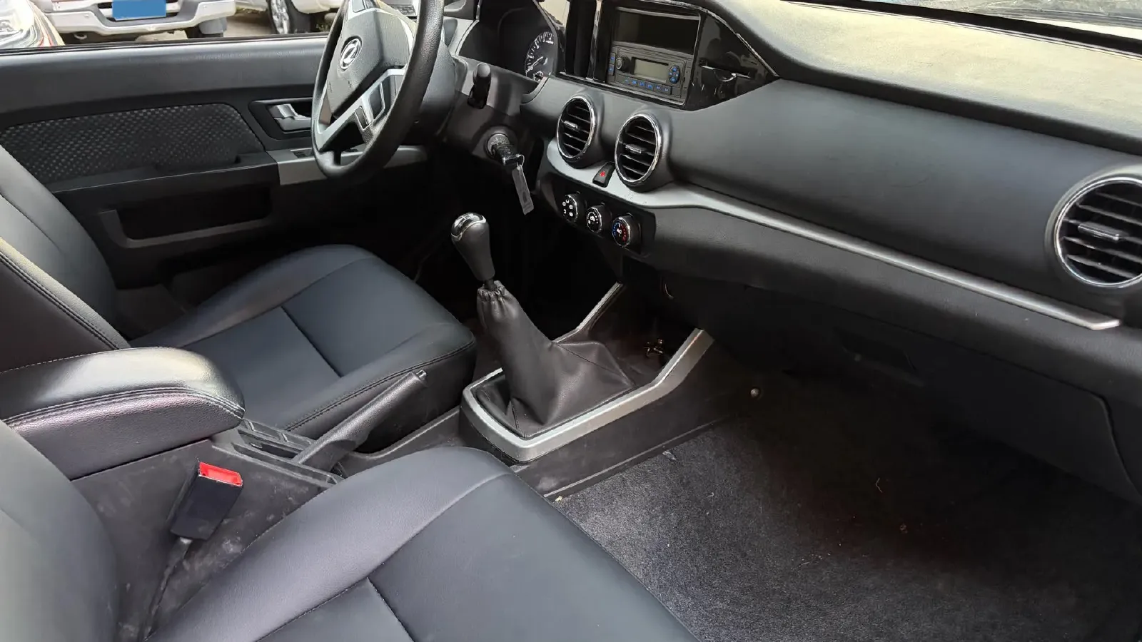 2019 Dongfeng RuiQi 2.4L 158HP L4 5MT,autocango,china used car exporter,china ev exporter,chinese used car exporter,chinese used ev exporter