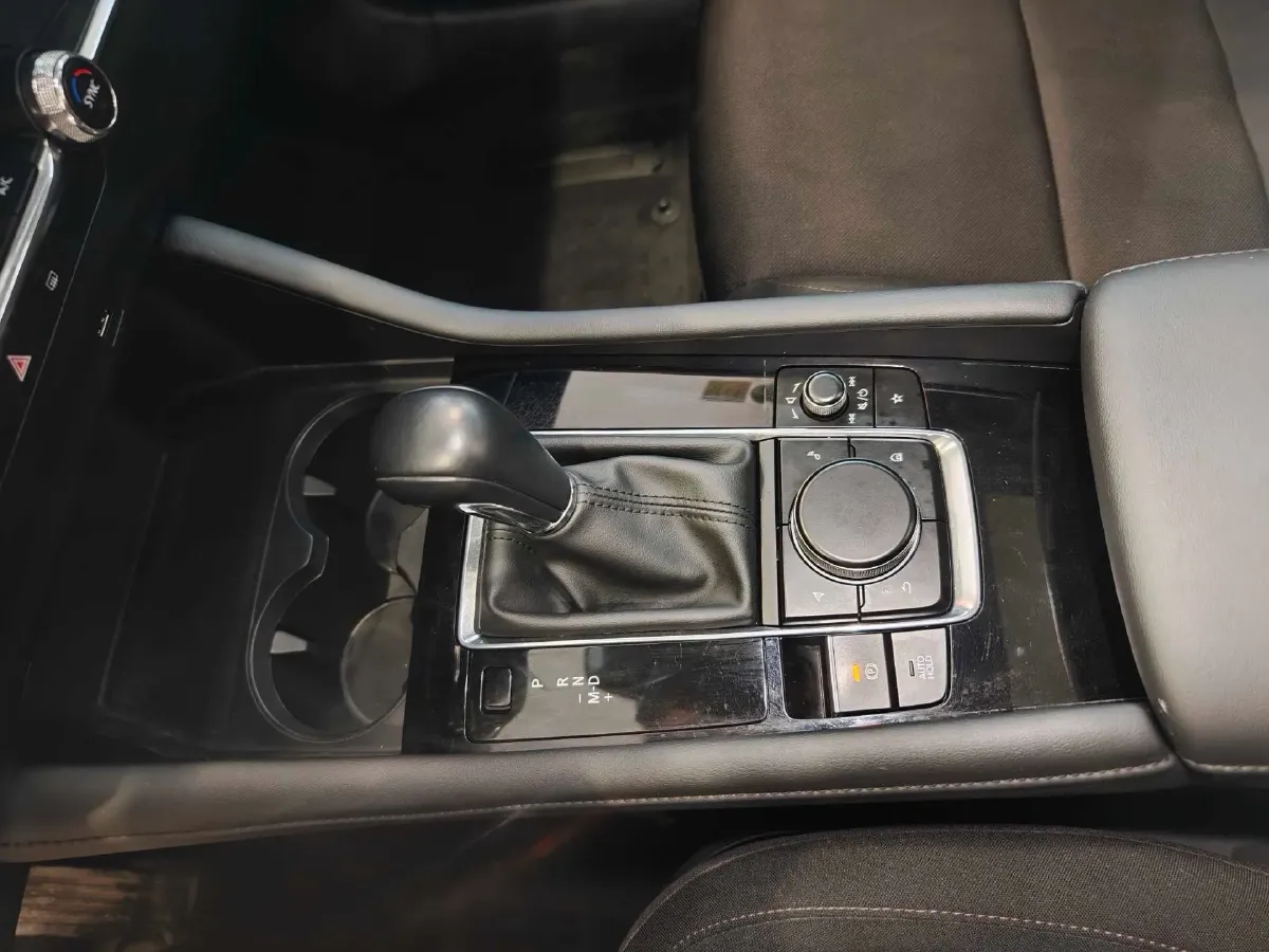 2021 Mazda 3 Axela 2.0L 158HP L4 6AT,autocango,china used car exporter,china ev exporter,chinese used car exporter,chinese used ev exporter