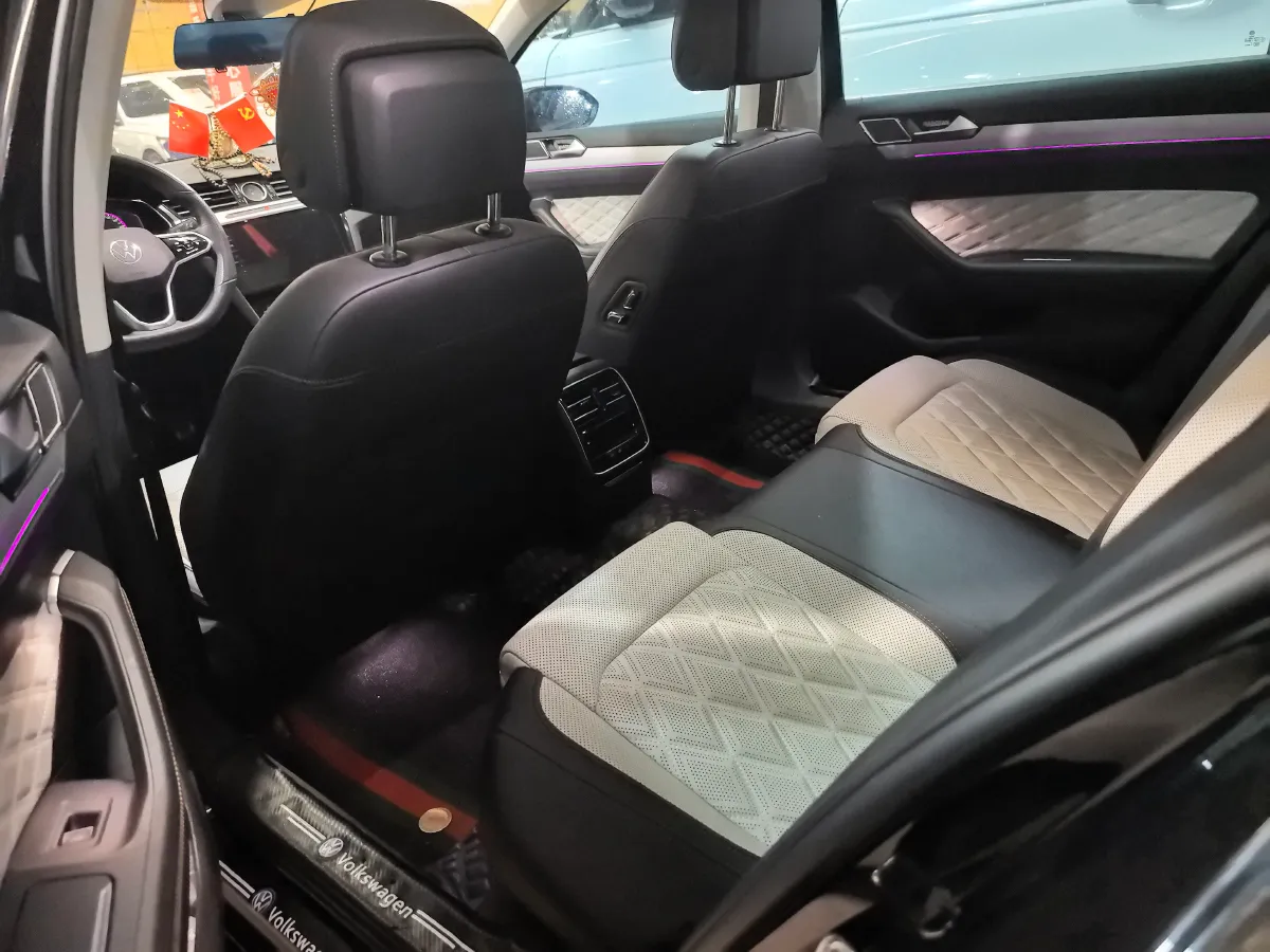 2023 Volkswagen Magotan 2.0T 186HP L4 7DCT,autocango,china used car exporter,china ev exporter,chinese used car exporter,chinese used ev exporter