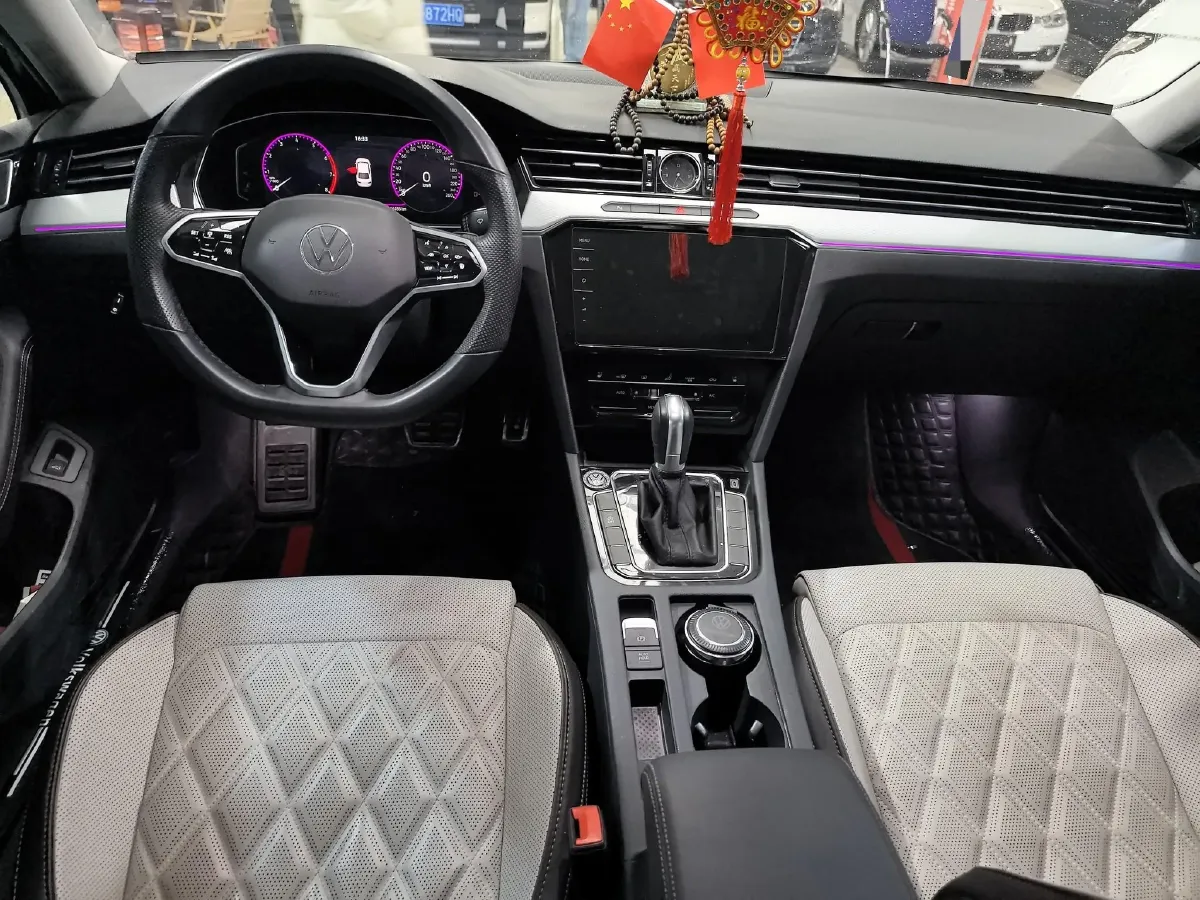2023 Volkswagen Magotan 2.0T 186HP L4 7DCT,autocango,china used car exporter,china ev exporter,chinese used car exporter,chinese used ev exporter