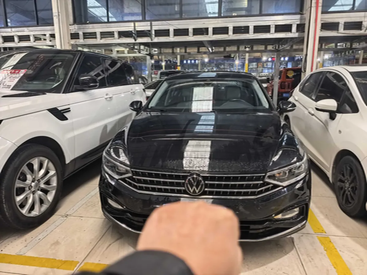 2023 Volkswagen Magotan 2.0T 186HP L4 7DCT,autocango,china used car exporter,china ev exporter,chinese used car exporter,chinese used ev exporter