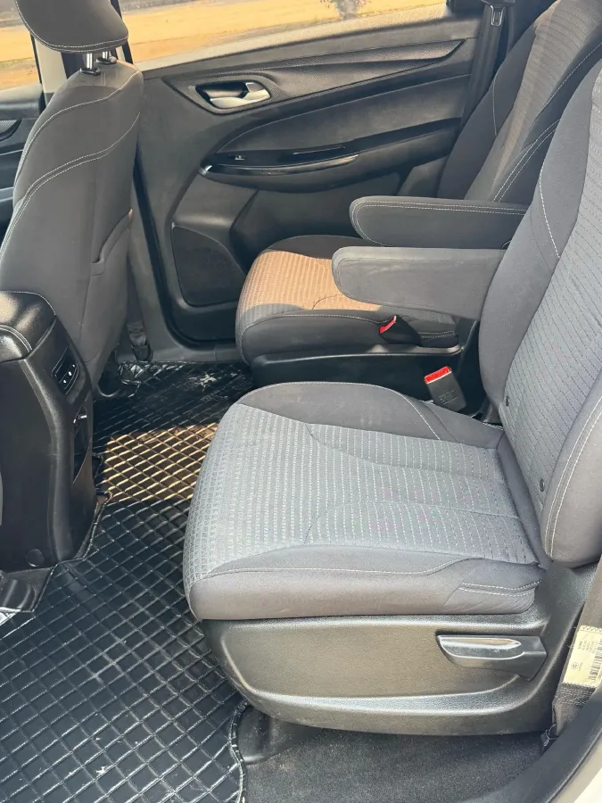 2019 BaoJun 730 1.5L 105HP L4 6MT,autocango,china used car exporter,china ev exporter,chinese used car exporter,chinese used ev exporter