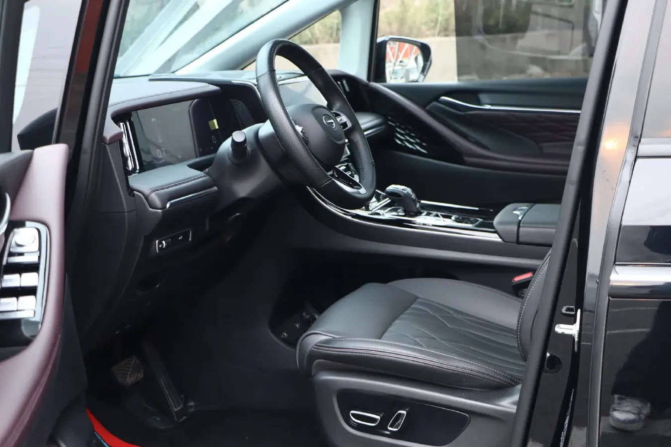 2024 GAC Trumpchi M8 2.0T 252HP L4 8AT,autocango,china used car exporter,china ev exporter,chinese used car exporter,chinese used ev exporter