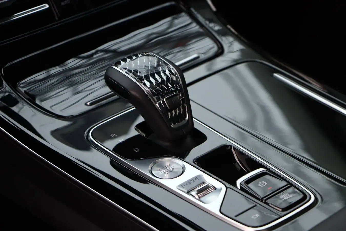 2024 GAC Trumpchi M8 2.0T 252HP L4 8AT,autocango,china used car exporter,china ev exporter,chinese used car exporter,chinese used ev exporter