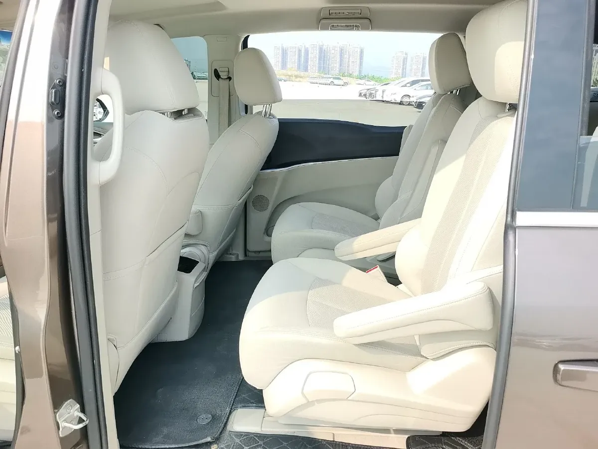 2022 Buick GL8 2.0T 237HP L4 9AT,autocango,china used car exporter,china ev exporter,chinese used car exporter,chinese used ev exporter