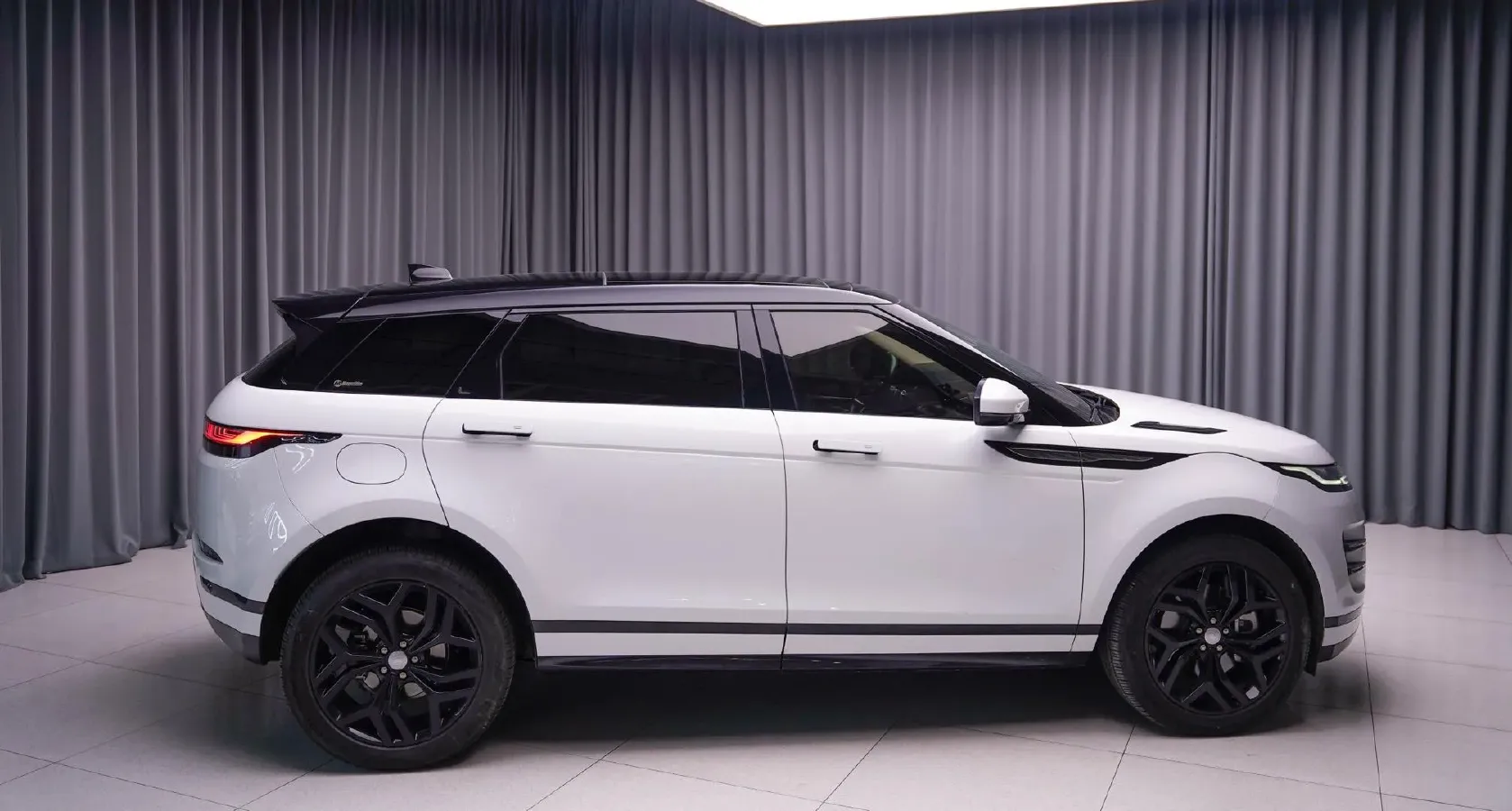 2022 Land Rover Range Rover Evoque 2.0T 200HP L4 9AT,autocango,china used car exporter,china ev exporter,chinese used car exporter,chinese used ev exporter
