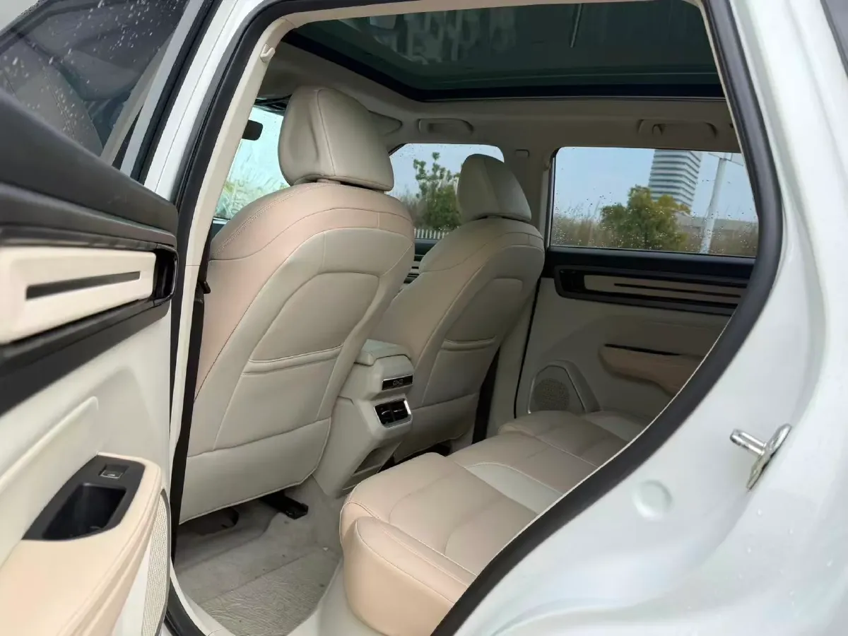 2023 Geely ICON 1.5T 181HP L4 7DCT,autocango,china used car exporter,china ev exporter,chinese used car exporter,chinese used ev exporter