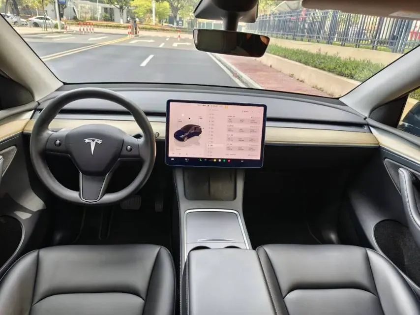 2022 Tesla Model Y BEV 60KWH,autocango,china used car exporter,china ev exporter,chinese used car exporter,chinese used ev exporter