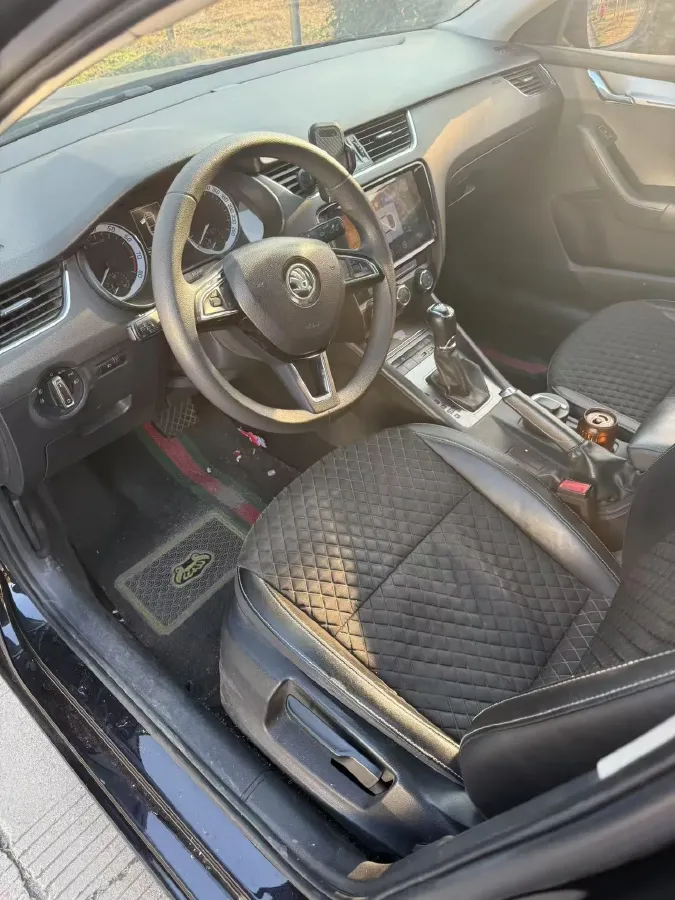 2019 Skoda Octavia 1.2T 116HP L4 7DCT,autocango,china used car exporter,china ev exporter,chinese used car exporter,chinese used ev exporter