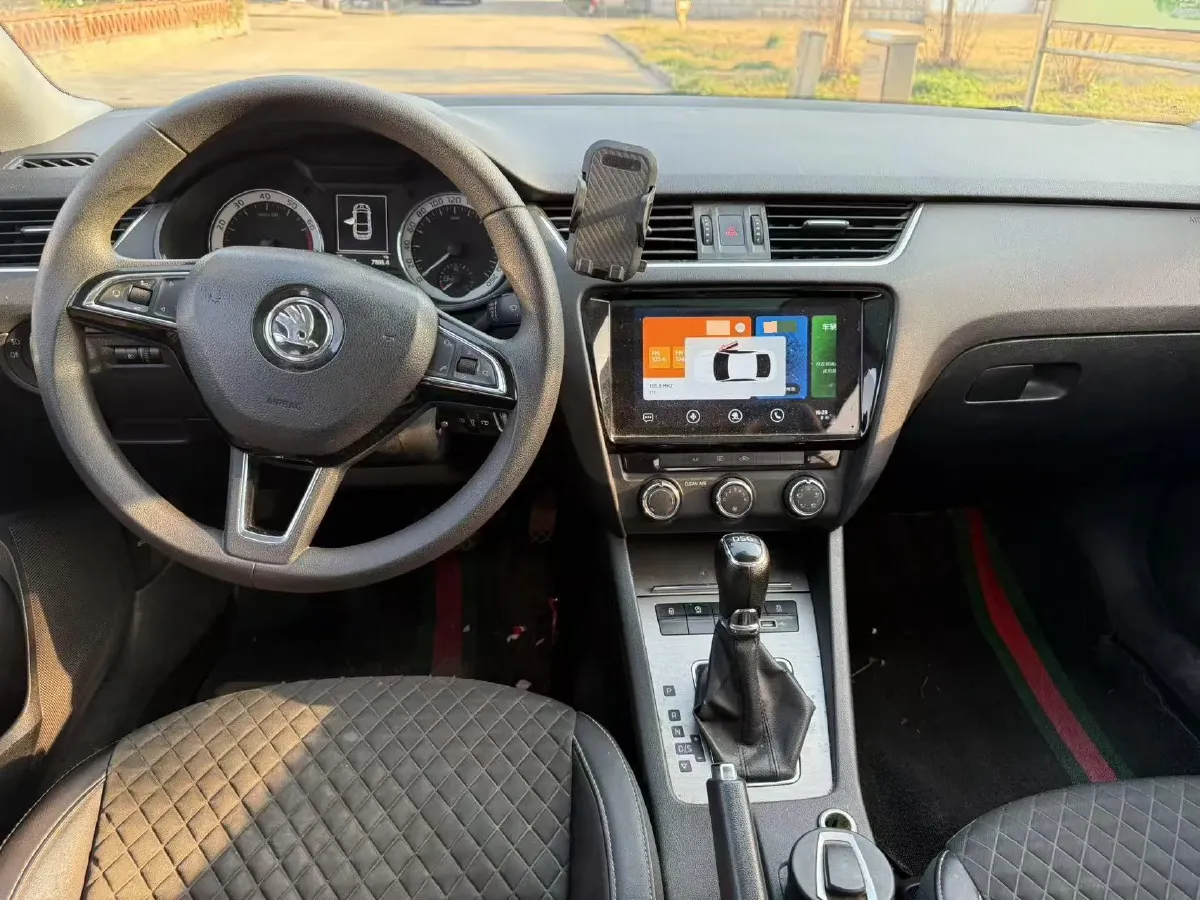 2019 Skoda Octavia 1.2T 116HP L4 7DCT,autocango,china used car exporter,china ev exporter,chinese used car exporter,chinese used ev exporter