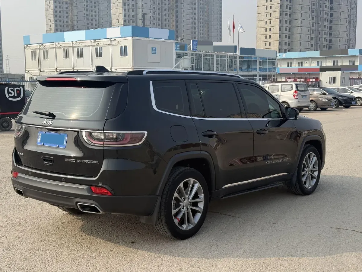 2018 Jeep Grand Commander 2.0T 265HP L4 9AT,autocango,china used car exporter,china ev exporter,chinese used car exporter,chinese used ev exporter