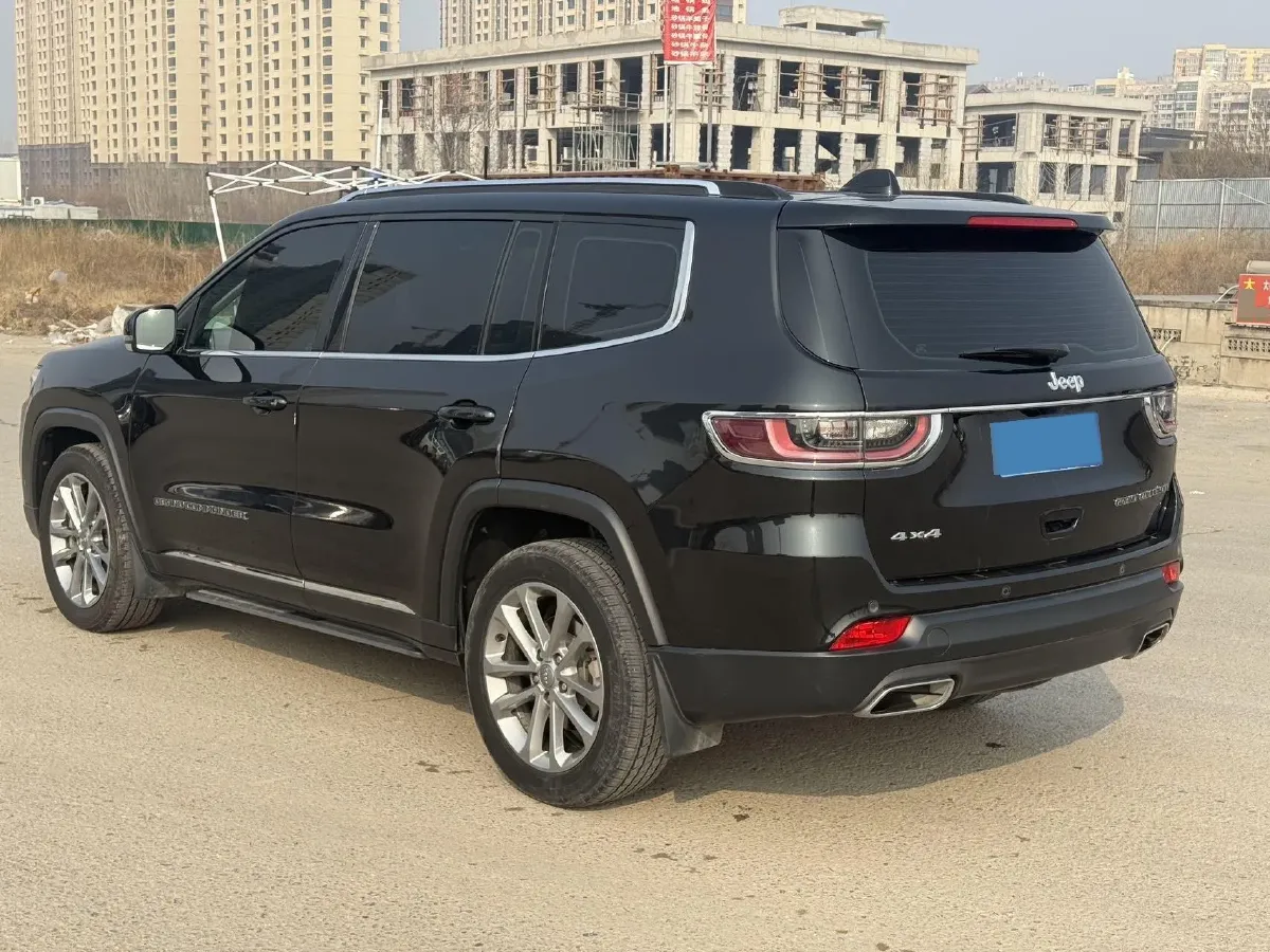 2018 Jeep Grand Commander 2.0T 265HP L4 9AT,autocango,china used car exporter,china ev exporter,chinese used car exporter,chinese used ev exporter