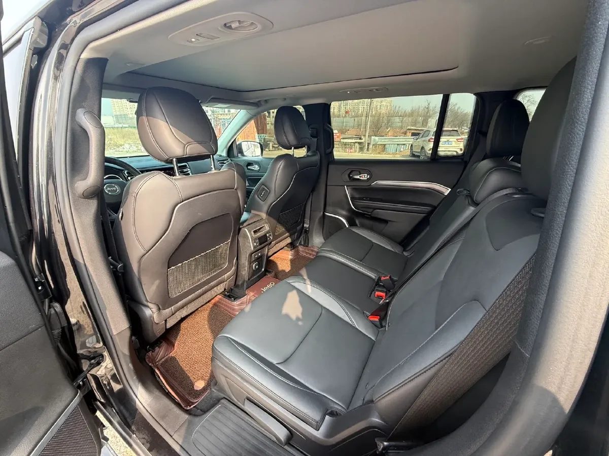 2018 Jeep Grand Commander 2.0T 265HP L4 9AT,autocango,china used car exporter,china ev exporter,chinese used car exporter,chinese used ev exporter