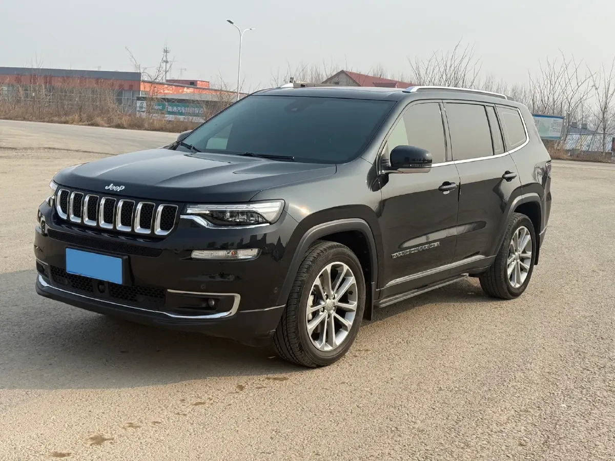 2018 Jeep Grand Commander 2.0T 265HP L4 9AT,autocango,china used car exporter,china ev exporter,chinese used car exporter,chinese used ev exporter