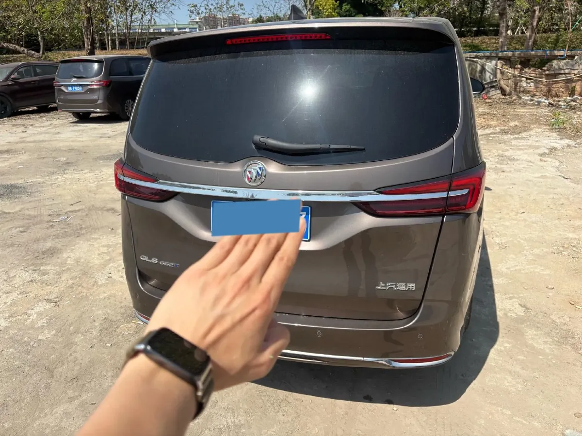 2023 Buick GL8 2.0T 237HP L4 9AT,autocango,china used car exporter,china ev exporter,chinese used car exporter,chinese used ev exporter