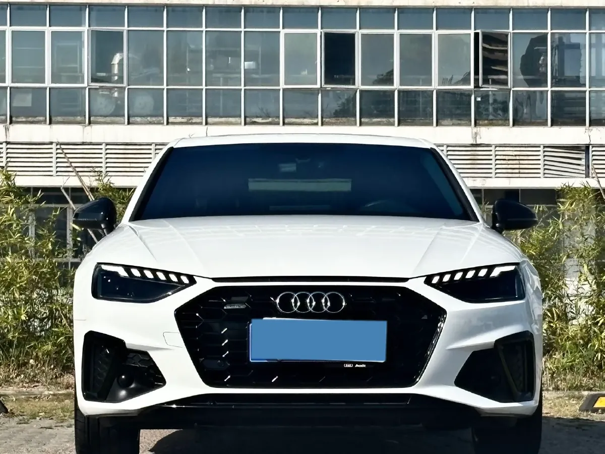 2023 Audi A4L 2.0T 190HP L4 7DCT,autocango,china used car exporter,china ev exporter,chinese used car exporter,chinese used ev exporter