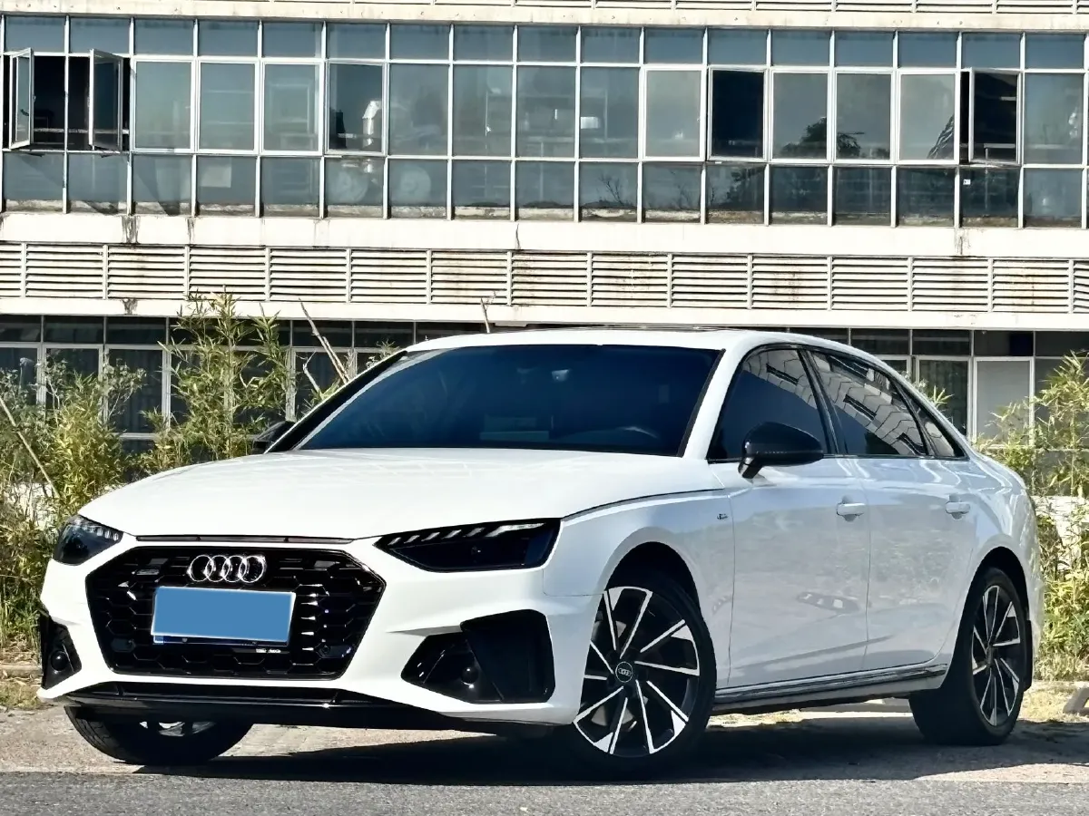 2023 Audi A4L 2.0T 190HP L4 7DCT,autocango,china used car exporter,china ev exporter,chinese used car exporter,chinese used ev exporter