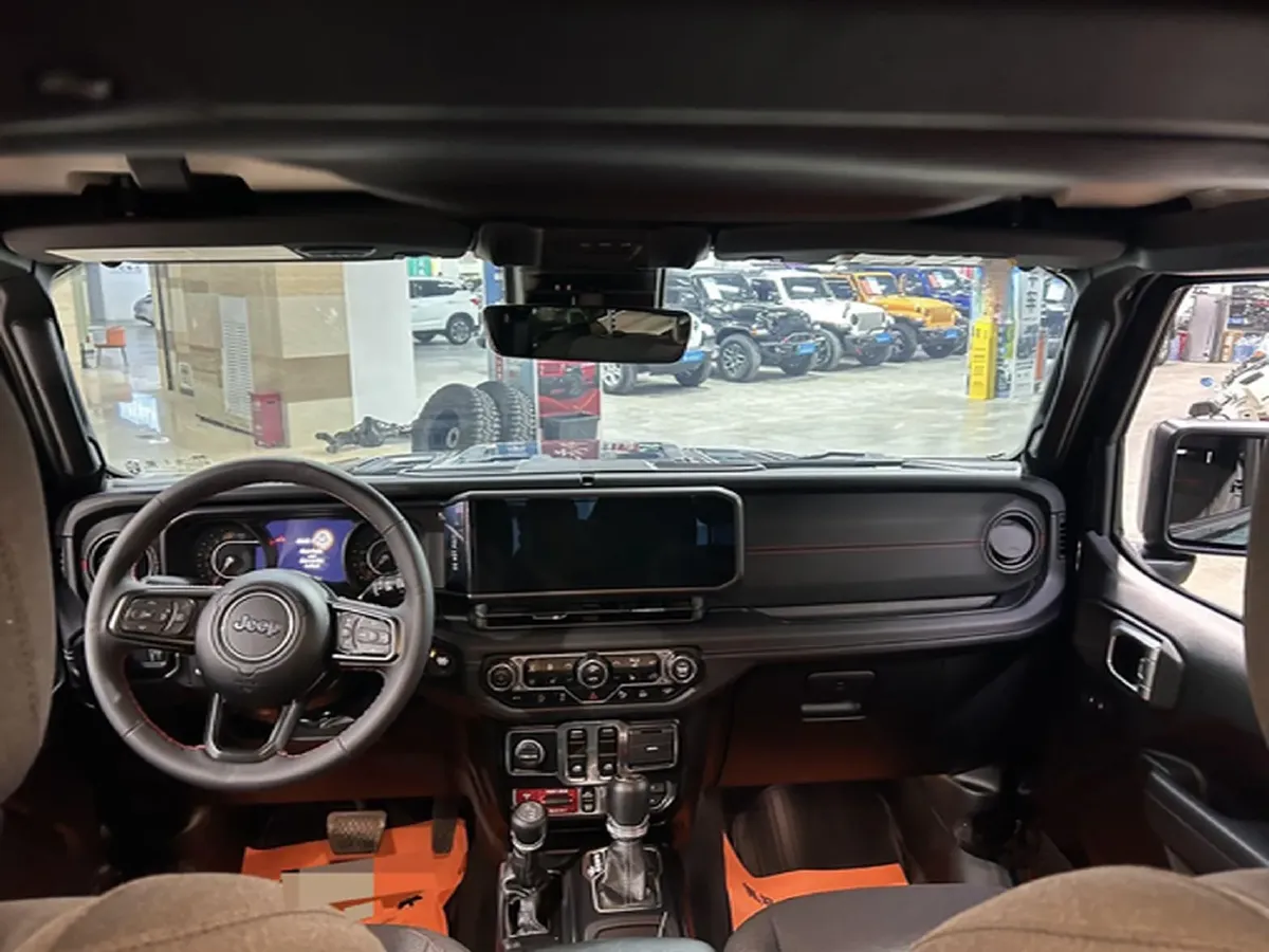 2024 Jeep Wrangler 2.0T 266HP L4 8AT,autocango,china used car exporter,china ev exporter,chinese used car exporter,chinese used ev exporter