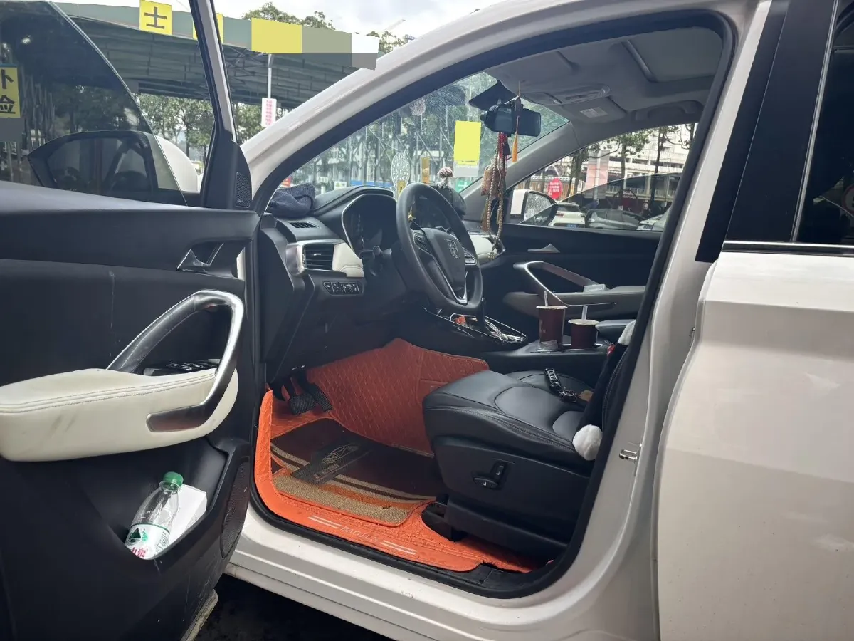 2019 BaoJun 530 1.5T 151HP L4 CVT,autocango,china used car exporter,china ev exporter,chinese used car exporter,chinese used ev exporter