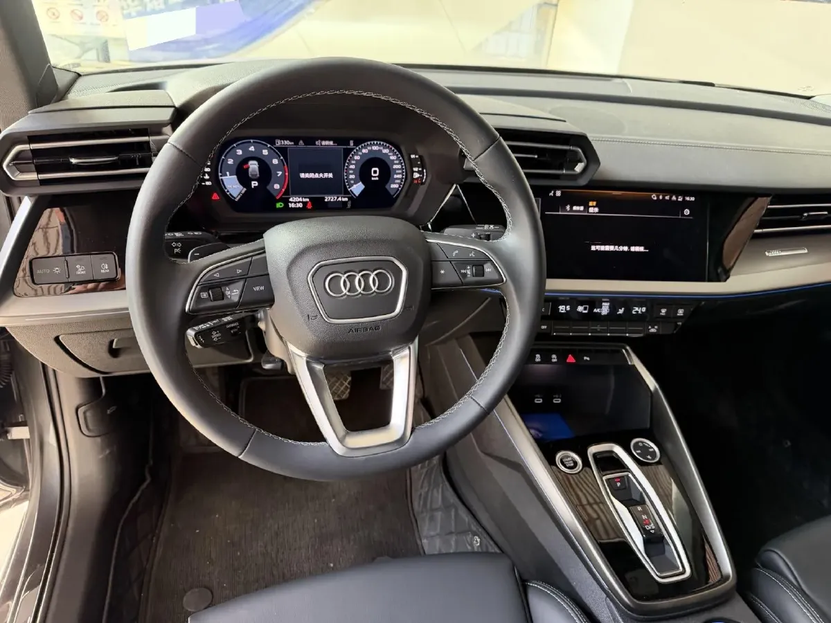 2025 Audi A3 1.5T 160HP L4 7DCT,autocango,china used car exporter,china ev exporter,chinese used car exporter,chinese used ev exporter