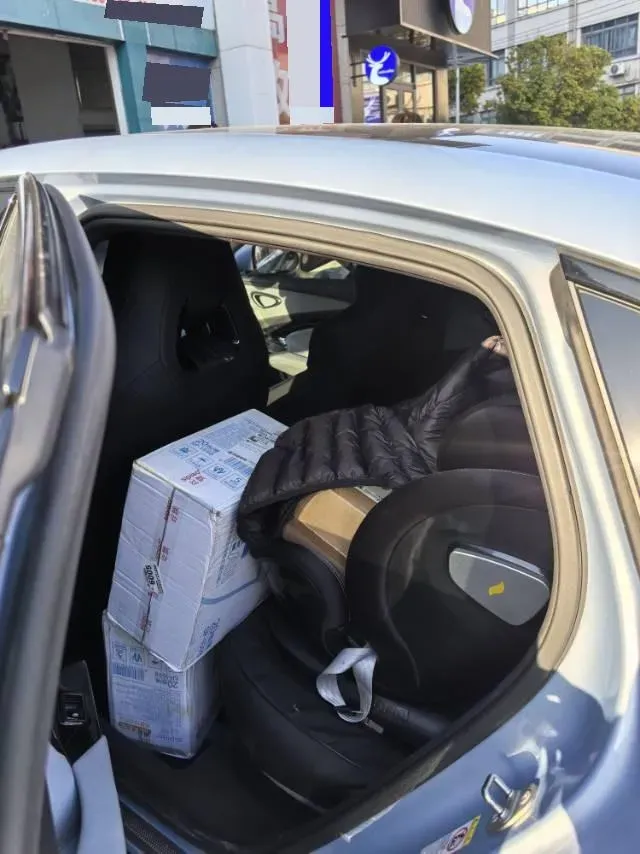 2022 AITO AITO M5 Range Extended 125HP REEV 40KWH,autocango,china used car exporter,china ev exporter,chinese used car exporter,chinese used ev exporter