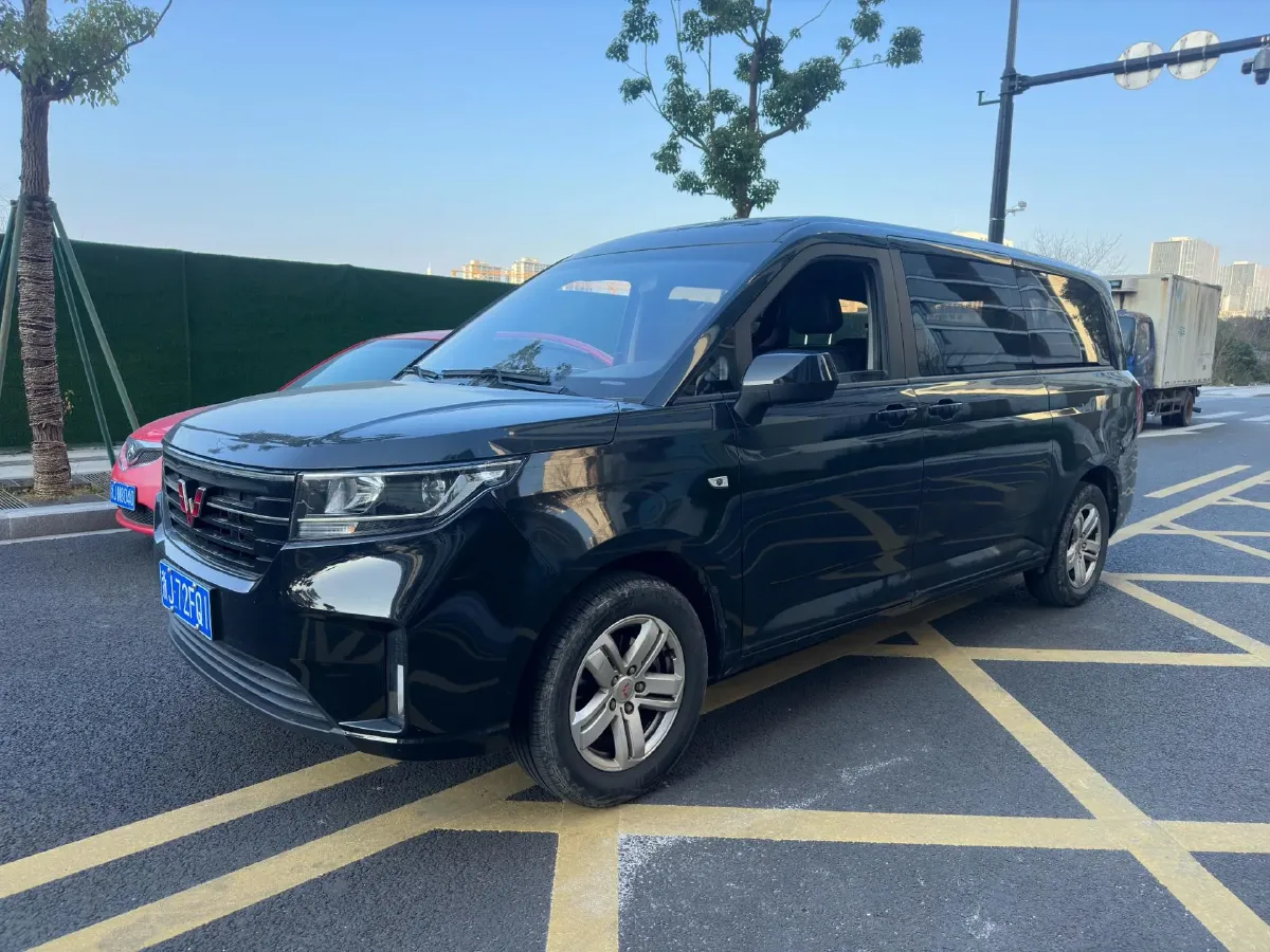 2021 WuLing ZhengChen 1.5T 147HP L4 6MT,autocango,china used car exporter,china ev exporter,chinese used car exporter,chinese used ev exporter