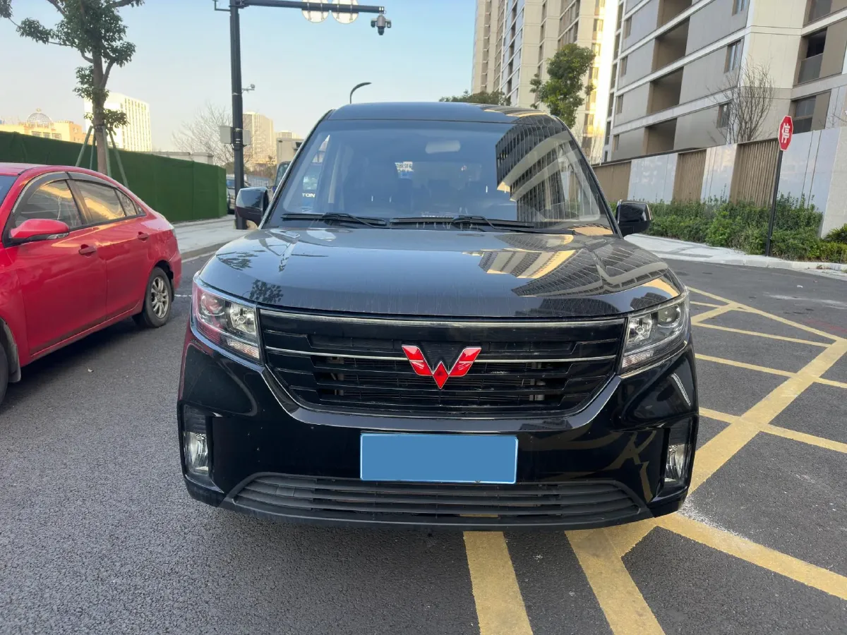 2021 WuLing ZhengChen 1.5T 147HP L4 6MT,autocango,china used car exporter,china ev exporter,chinese used car exporter,chinese used ev exporter
