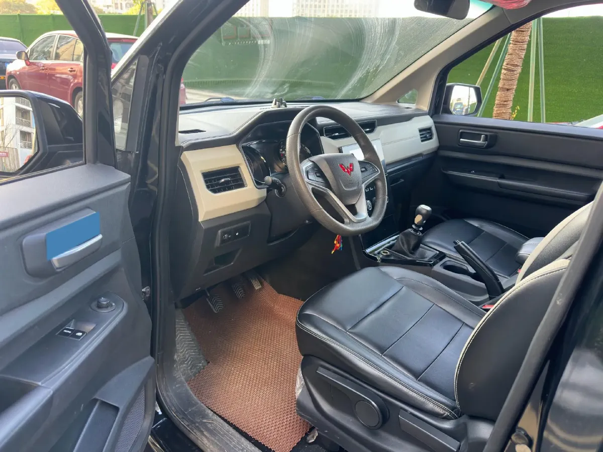 2021 WuLing ZhengChen 1.5T 147HP L4 6MT,autocango,china used car exporter,china ev exporter,chinese used car exporter,chinese used ev exporter