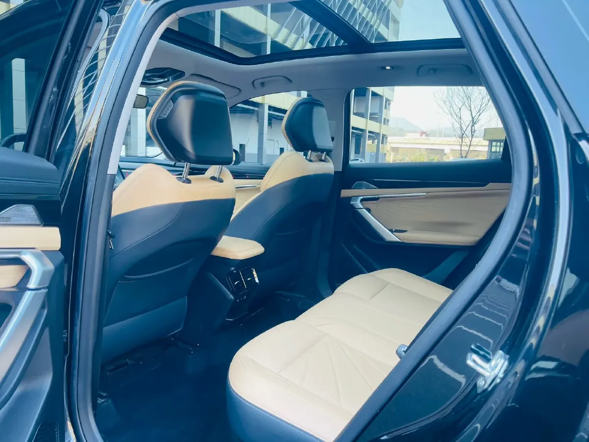 2023 Geely StarRay 1.5T 181HP L4 7DCT,autocango,china used car exporter,china ev exporter,chinese used car exporter,chinese used ev exporter