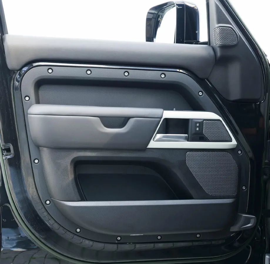 2023 Land Rover Defender 3.0T 400HP L6 8AT,autocango,china used car exporter,china ev exporter,chinese used car exporter,chinese used ev exporter