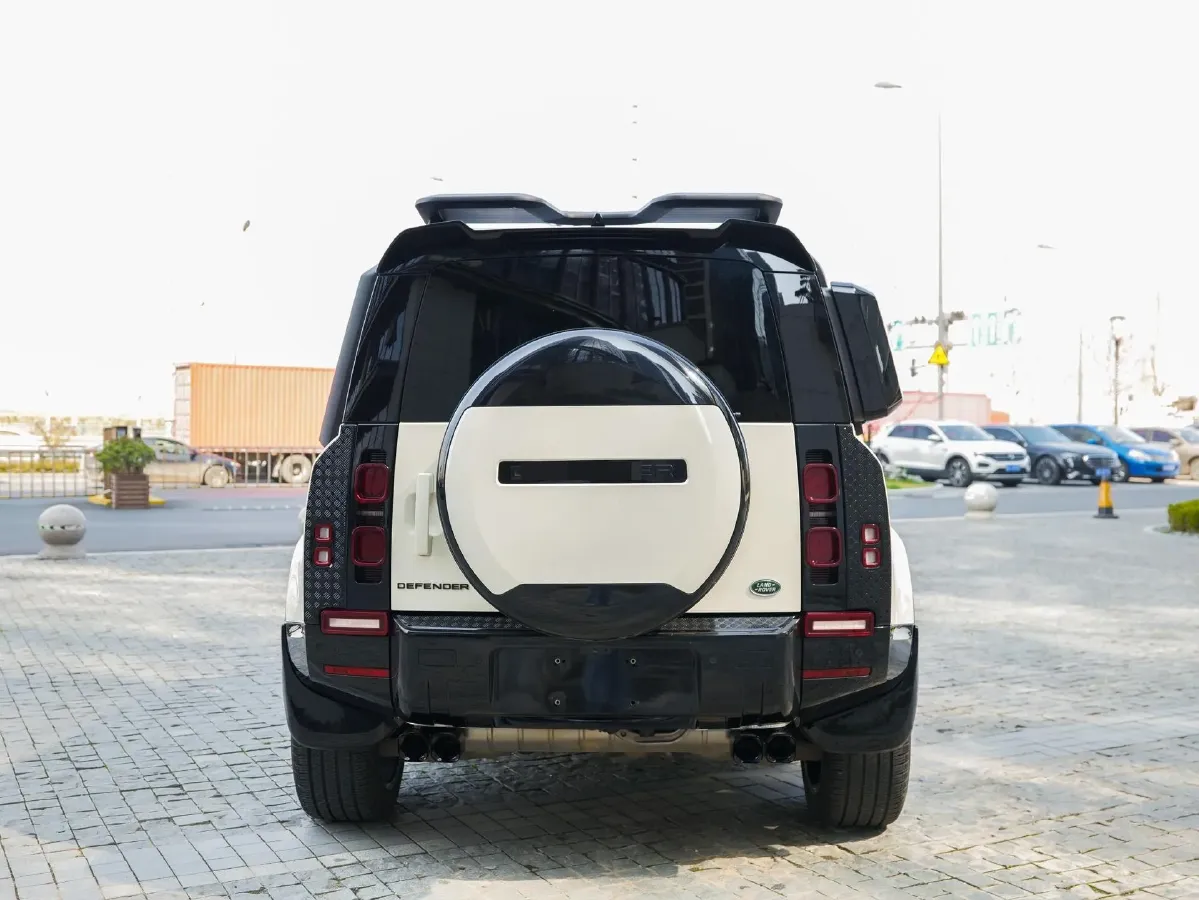 2023 Land Rover Defender 3.0T 400HP L6 8AT,autocango,china used car exporter,china ev exporter,chinese used car exporter,chinese used ev exporter