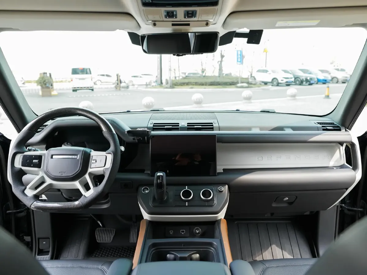 2023 Land Rover Defender 3.0T 400HP L6 8AT,autocango,china used car exporter,china ev exporter,chinese used car exporter,chinese used ev exporter