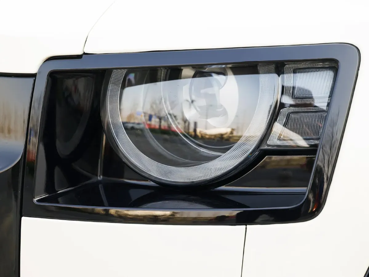 2023 Land Rover Defender 3.0T 400HP L6 8AT,autocango,china used car exporter,china ev exporter,chinese used car exporter,chinese used ev exporter