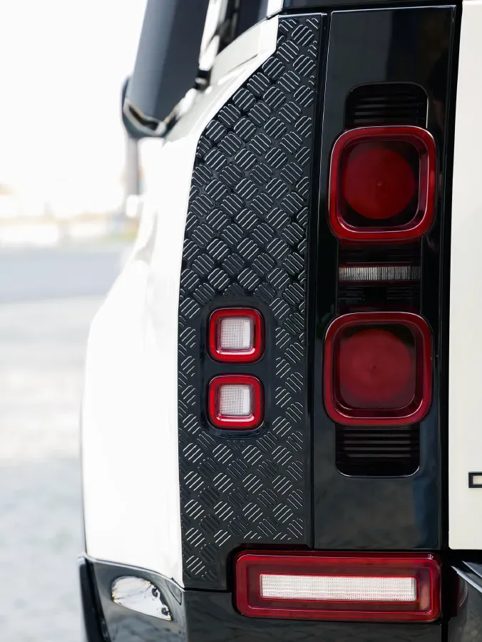 2023 Land Rover Defender 3.0T 400HP L6 8AT,autocango,china used car exporter,china ev exporter,chinese used car exporter,chinese used ev exporter