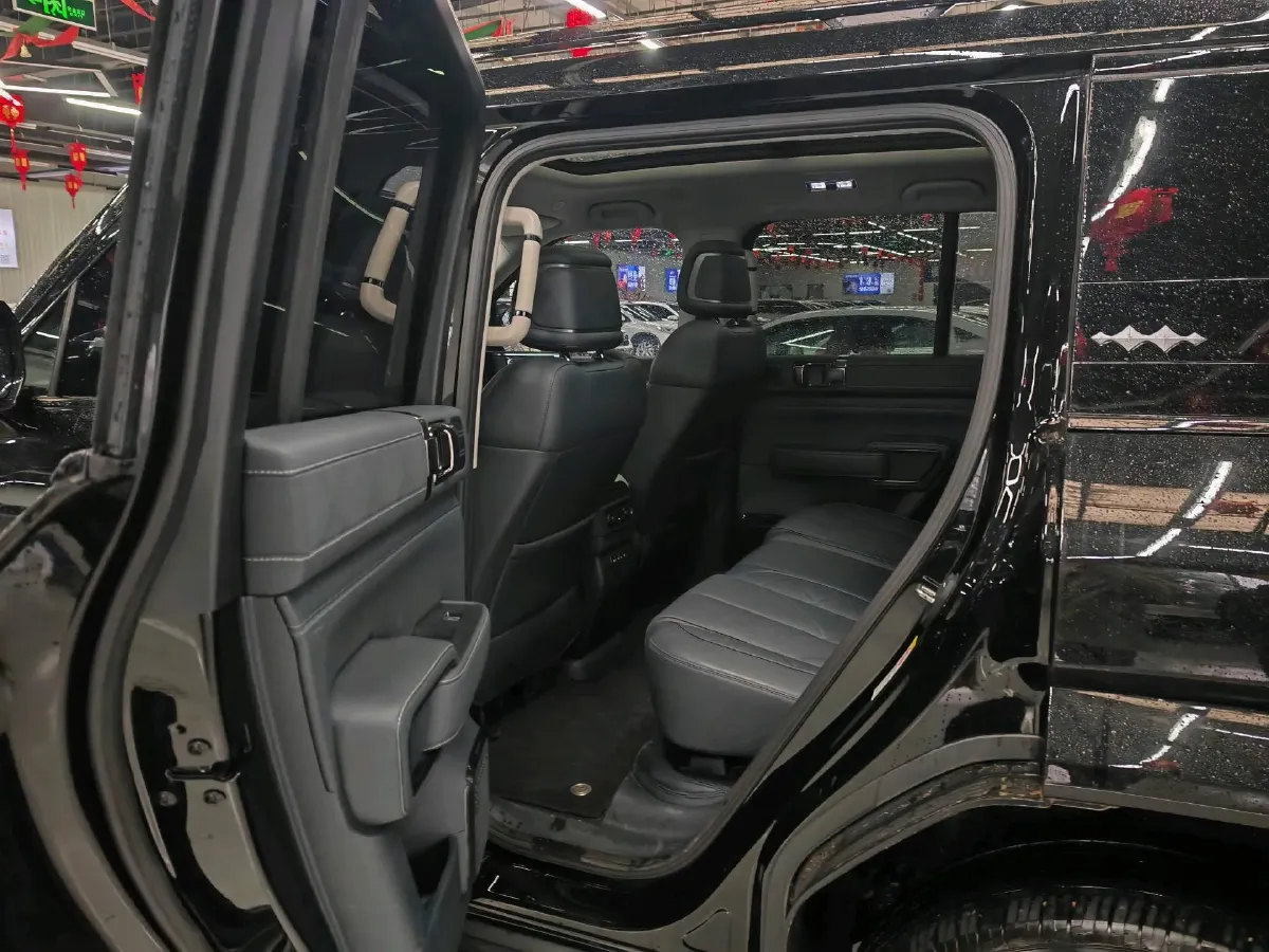 2025 FangChengBao Bao 5 1.5T 194HP L4 E-CVT PHEV 31.8KWH,autocango,china used car exporter,china ev exporter,chinese used car exporter,chinese used ev exporter