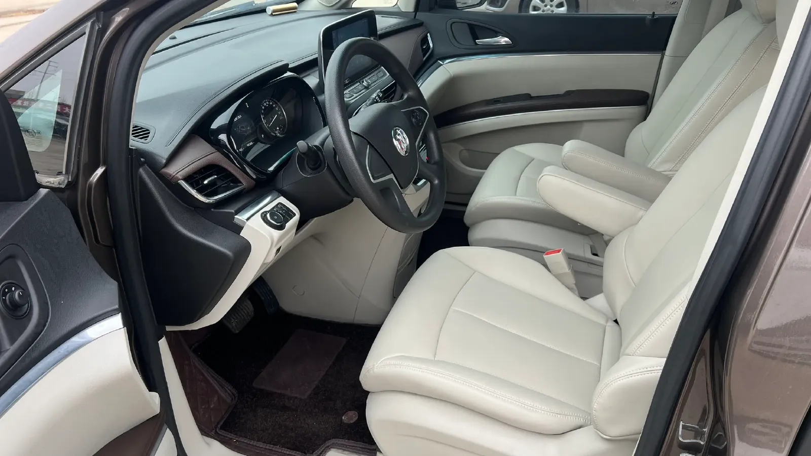 2021 Buick GL8 2.0T 237HP L4 9AT,autocango,china used car exporter,china ev exporter,chinese used car exporter,chinese used ev exporter