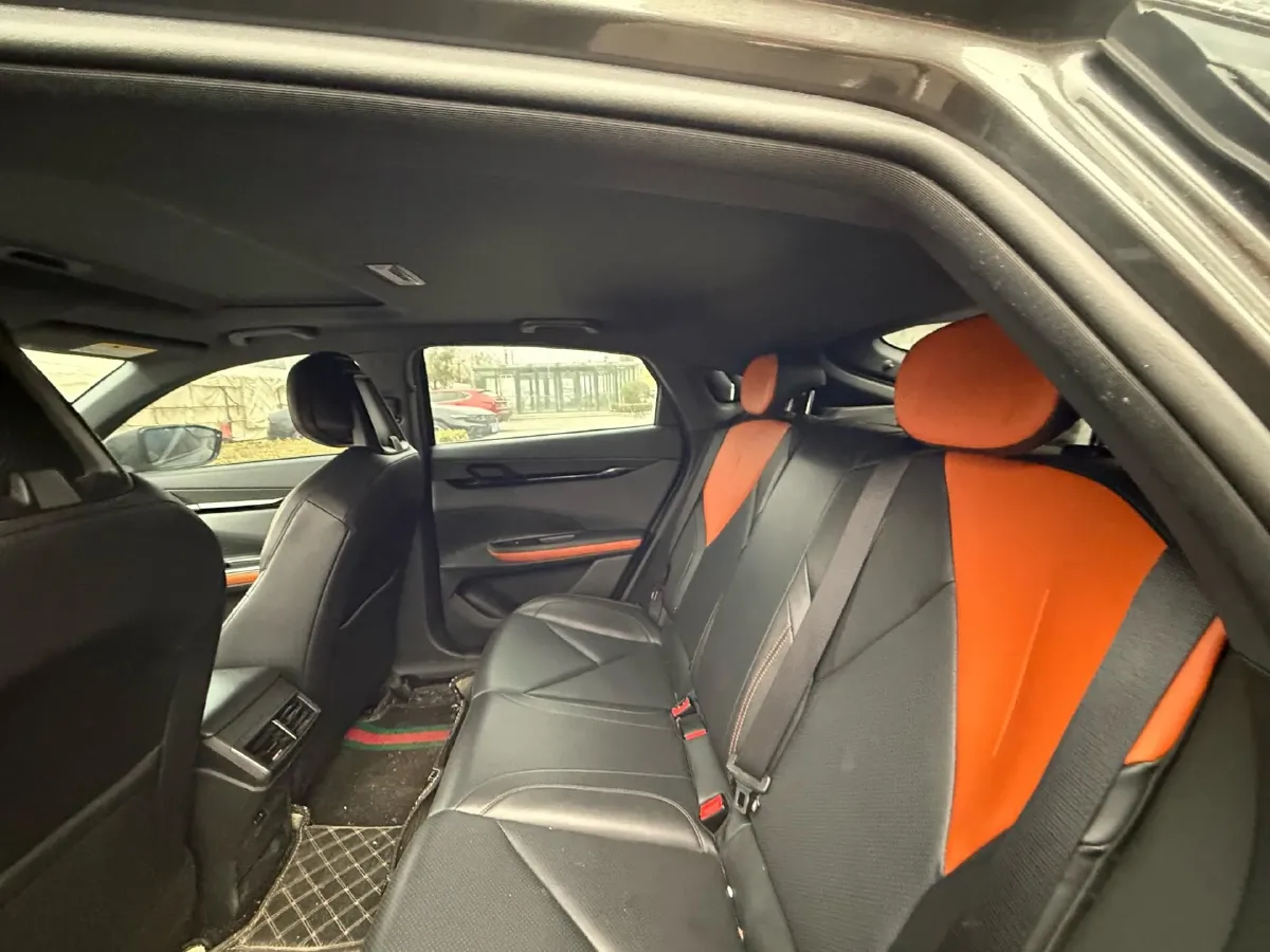 2022 ChangAn UNI-V 1.5T 188HP L4 7DCT,autocango,china used car exporter,china ev exporter,chinese used car exporter,chinese used ev exporter