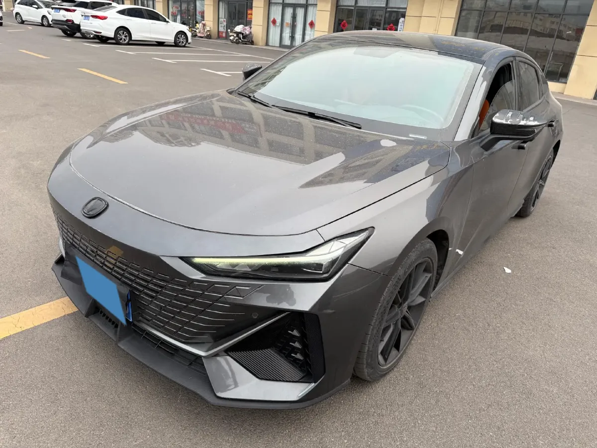 2022 ChangAn UNI-V 1.5T 188HP L4 7DCT,autocango,china used car exporter,china ev exporter,chinese used car exporter,chinese used ev exporter