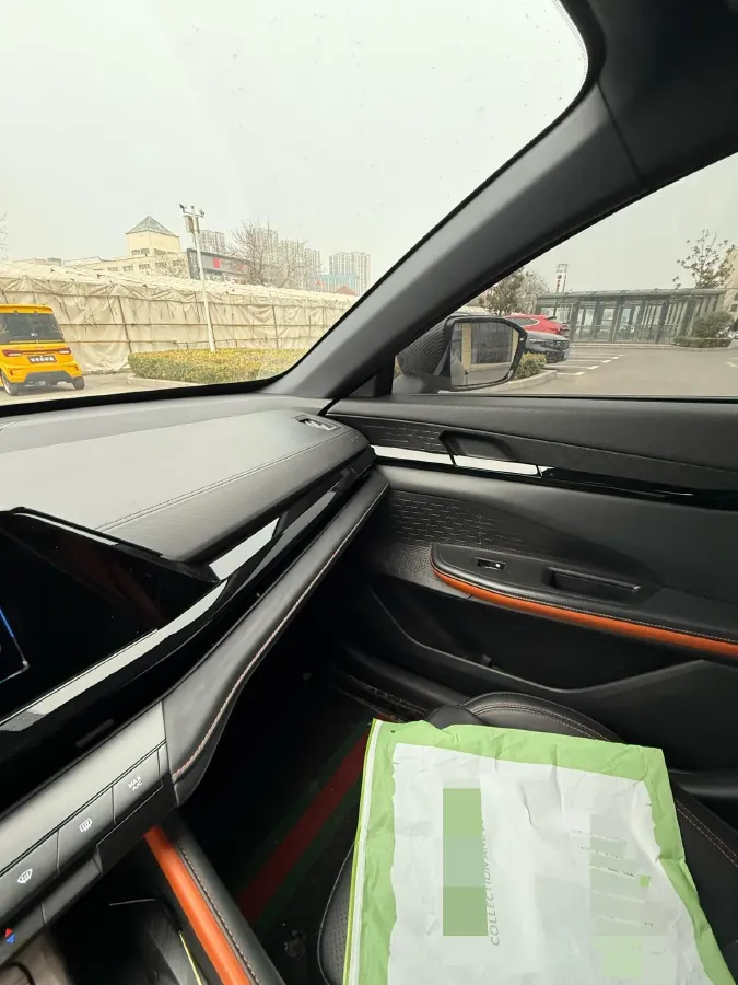 2022 ChangAn UNI-V 1.5T 188HP L4 7DCT,autocango,china used car exporter,china ev exporter,chinese used car exporter,chinese used ev exporter