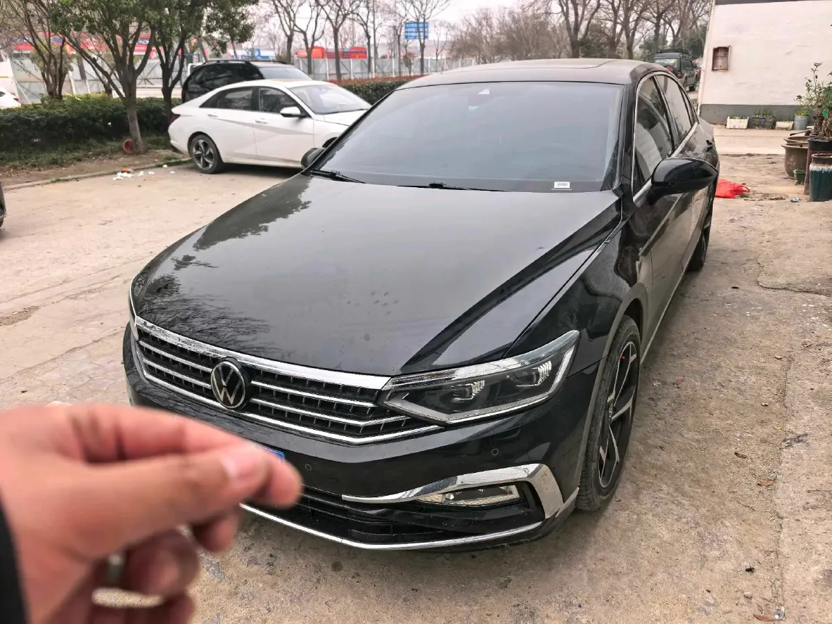 2025 Volkswagen Magotan 2.0T 186HP L4 7DCT,autocango,china used car exporter,china ev exporter,chinese used car exporter,chinese used ev exporter