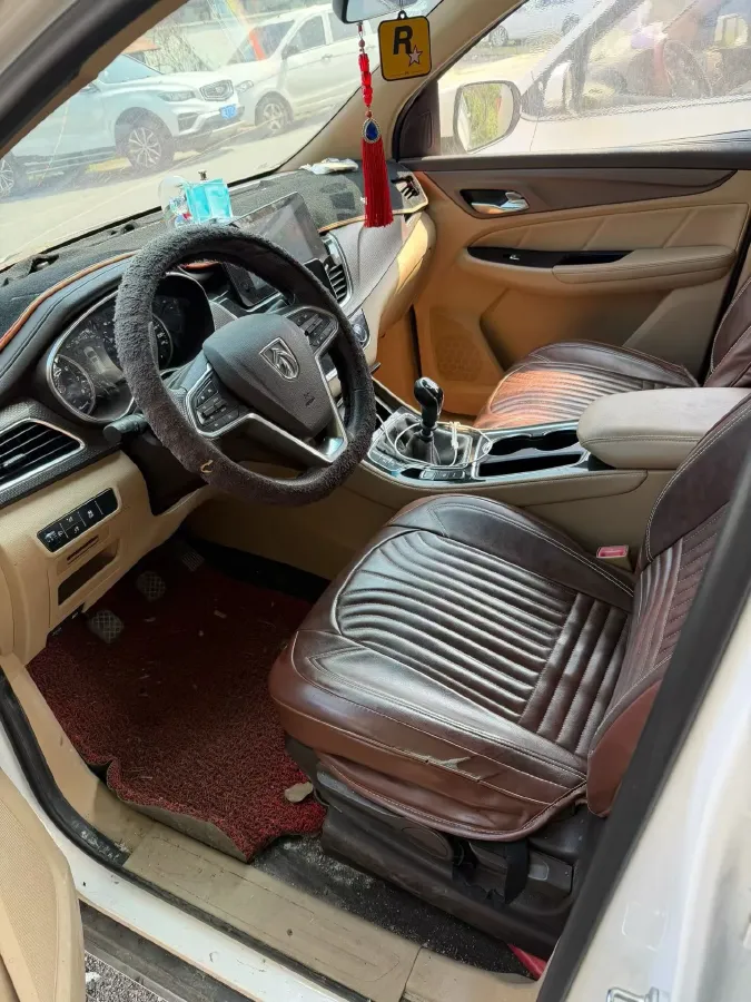 2017 BaoJun 730 1.5T 150HP L4 6MT,autocango,china used car exporter,china ev exporter,chinese used car exporter,chinese used ev exporter