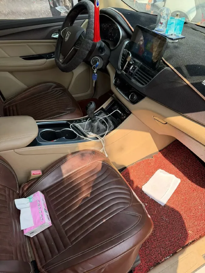 2017 BaoJun 730 1.5T 150HP L4 6MT,autocango,china used car exporter,china ev exporter,chinese used car exporter,chinese used ev exporter