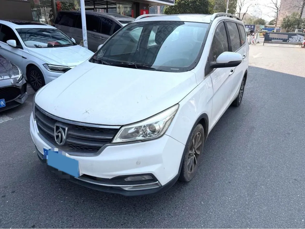 2017 BaoJun 730 1.5T 150HP L4 6MT,autocango,china used car exporter,china ev exporter,chinese used car exporter,chinese used ev exporter