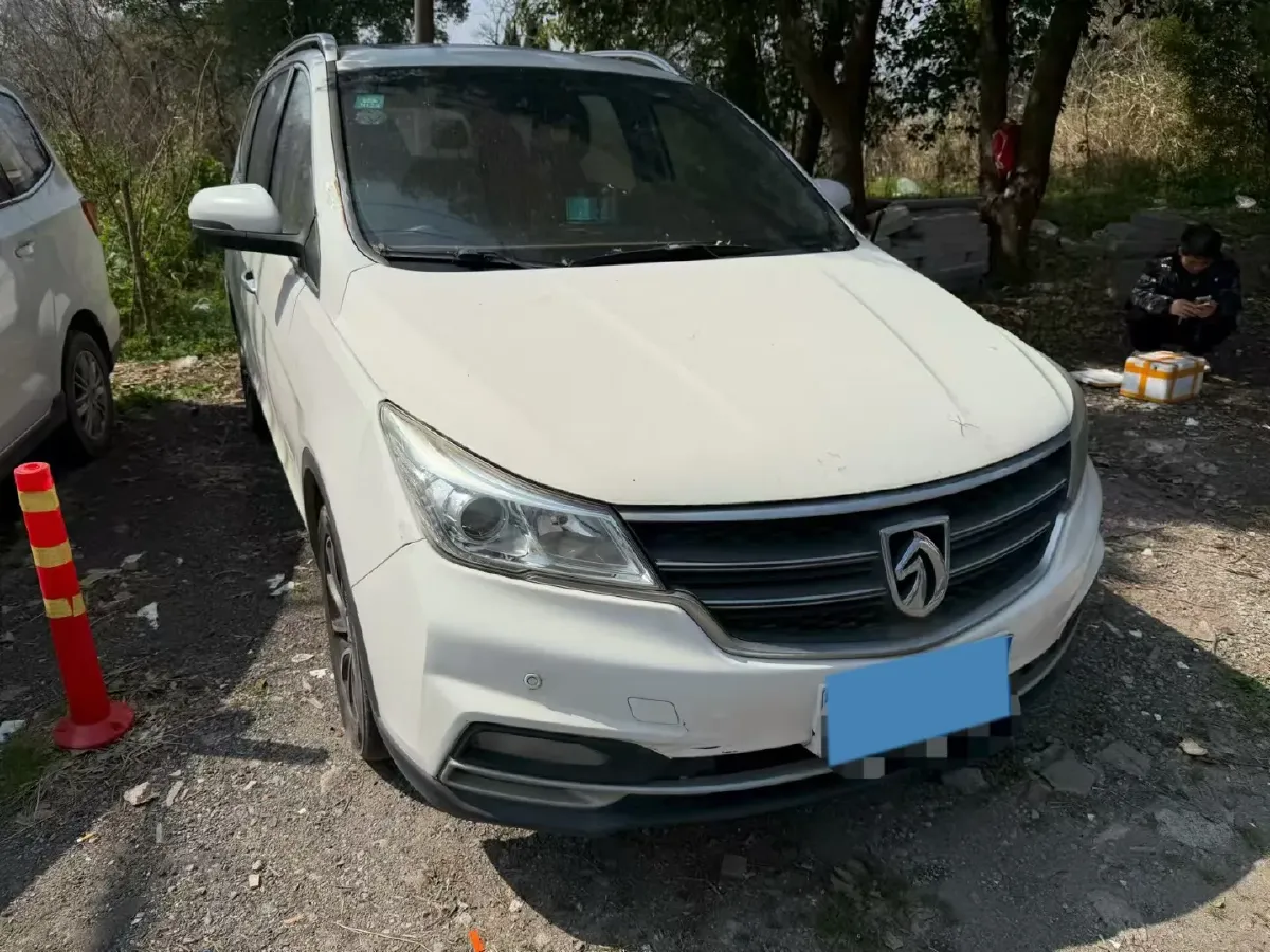 2017 BaoJun 730 1.5T 150HP L4 6MT,autocango,china used car exporter,china ev exporter,chinese used car exporter,chinese used ev exporter