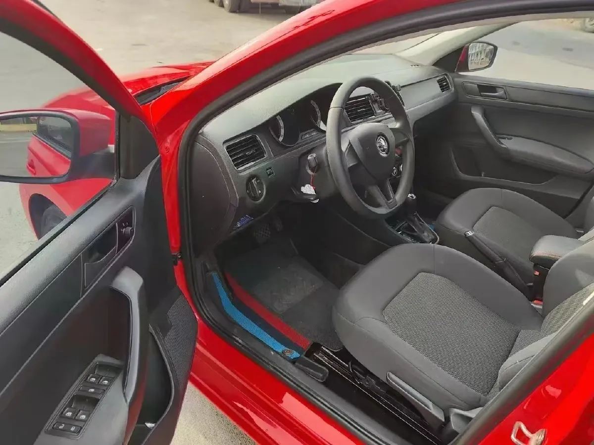 2019 Skoda Rapid Spaceback 1.5L 112HP L4 6AT,autocango,china used car exporter,china ev exporter,chinese used car exporter,chinese used ev exporter