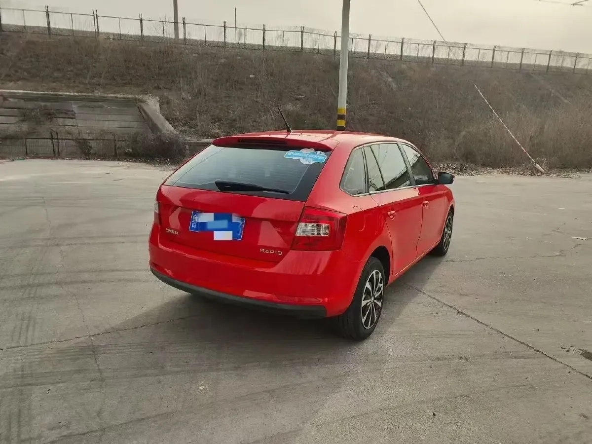 2019 Skoda Rapid Spaceback 1.5L 112HP L4 6AT,autocango,china used car exporter,china ev exporter,chinese used car exporter,chinese used ev exporter