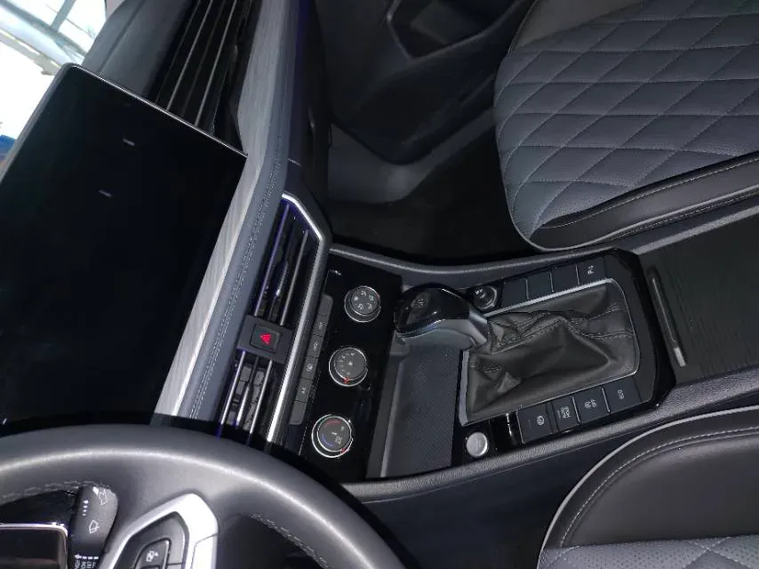 2024 Volkswagen Sagitar 1.5T 160HP L4 7DCT,autocango,china used car exporter,china ev exporter,chinese used car exporter,chinese used ev exporter