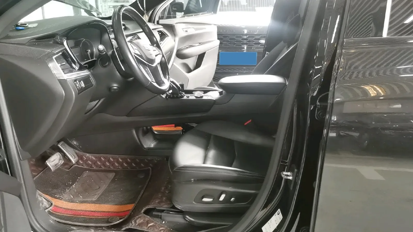 2021 Cadillac XT5 2.0T 237HP L4 9AT,autocango,china used car exporter,china ev exporter,chinese used car exporter,chinese used ev exporter